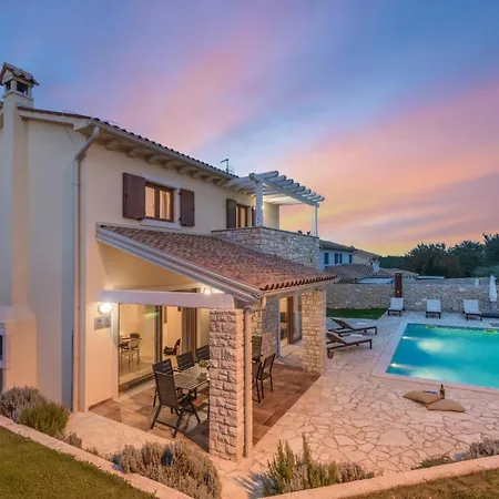 Adagio Villa