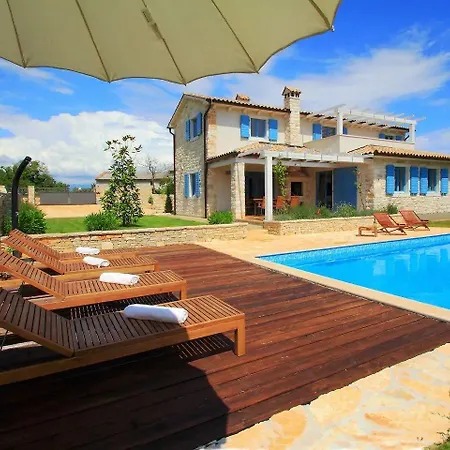 别墅 阿达吉奥别墅 *