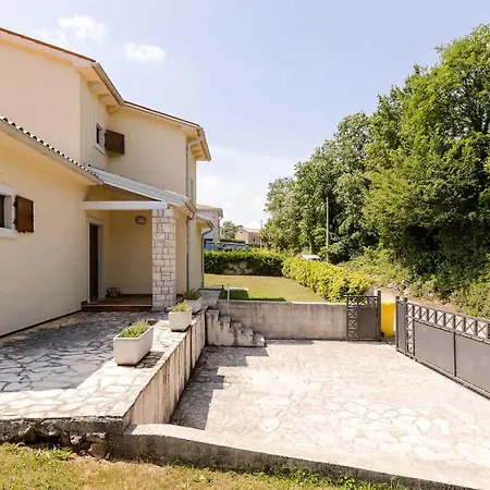 Adagio Villa *