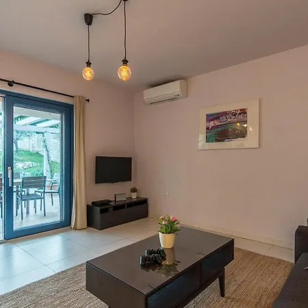 阿达吉奥别墅 *