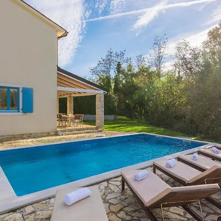 Adagio Villa *