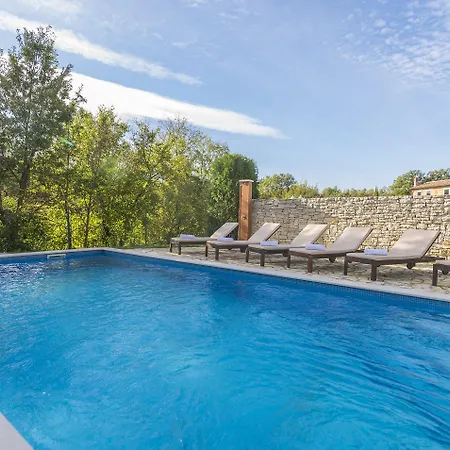 Adagio Villa *