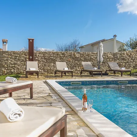 Adagio Villa Rojnići